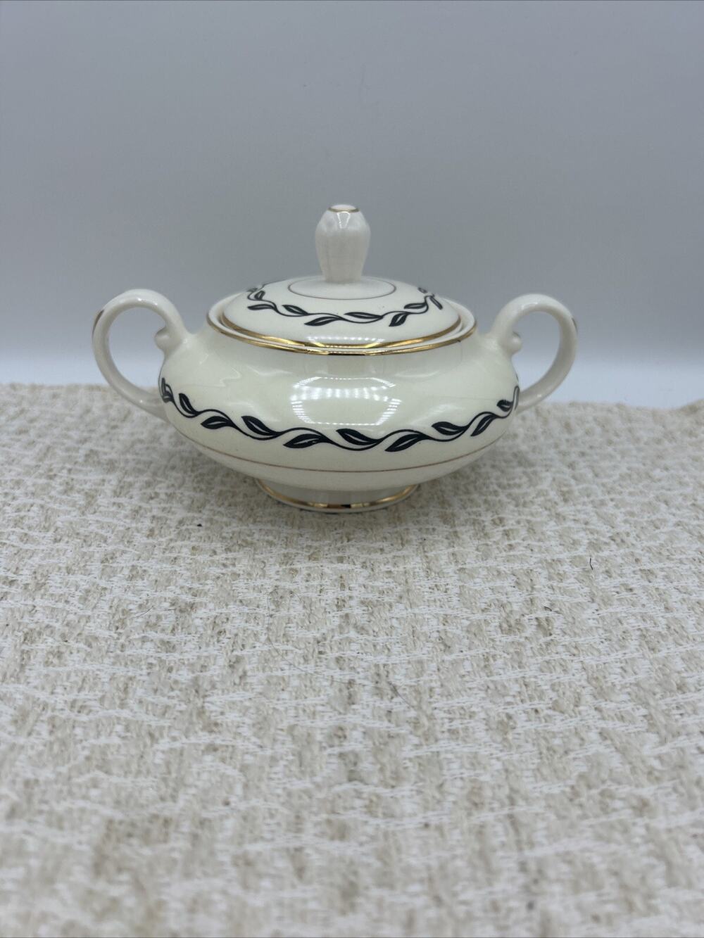 Pope Gosser Black Laurel - Round Sugar Bowl - Double Lipped - See Photos